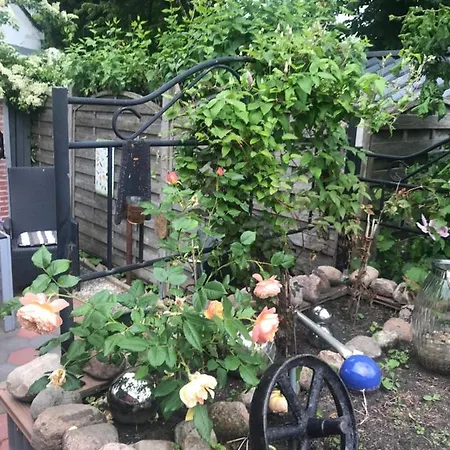 Monteurzimmer, Innenstadt Lage ホームステイ *
